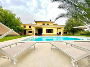 Villa With Pool Cardedu